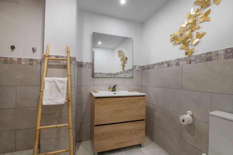 Molucano Themed Rooms image