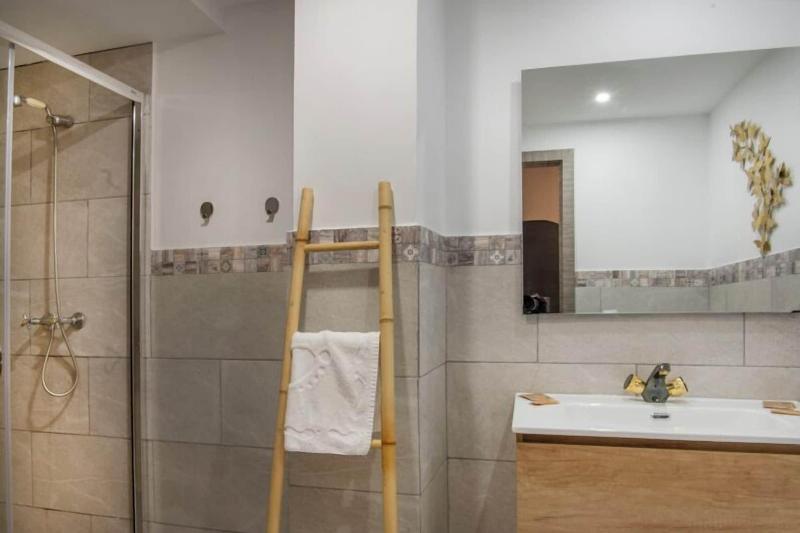 Molucano Themed Rooms image