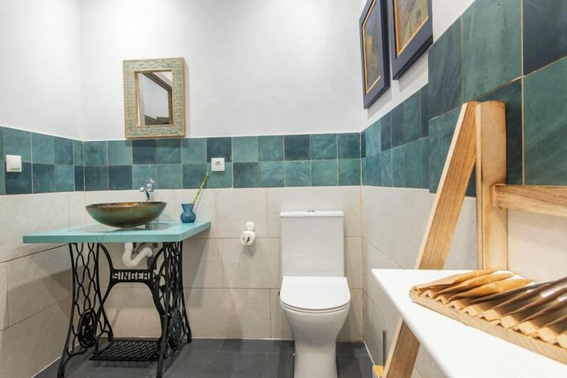 Molucano Themed Rooms image
