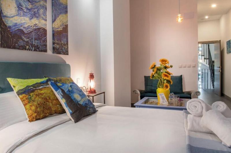 Molucano Themed Rooms image