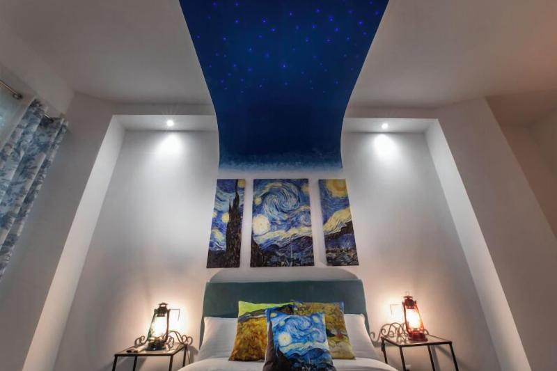 Molucano Themed Rooms image