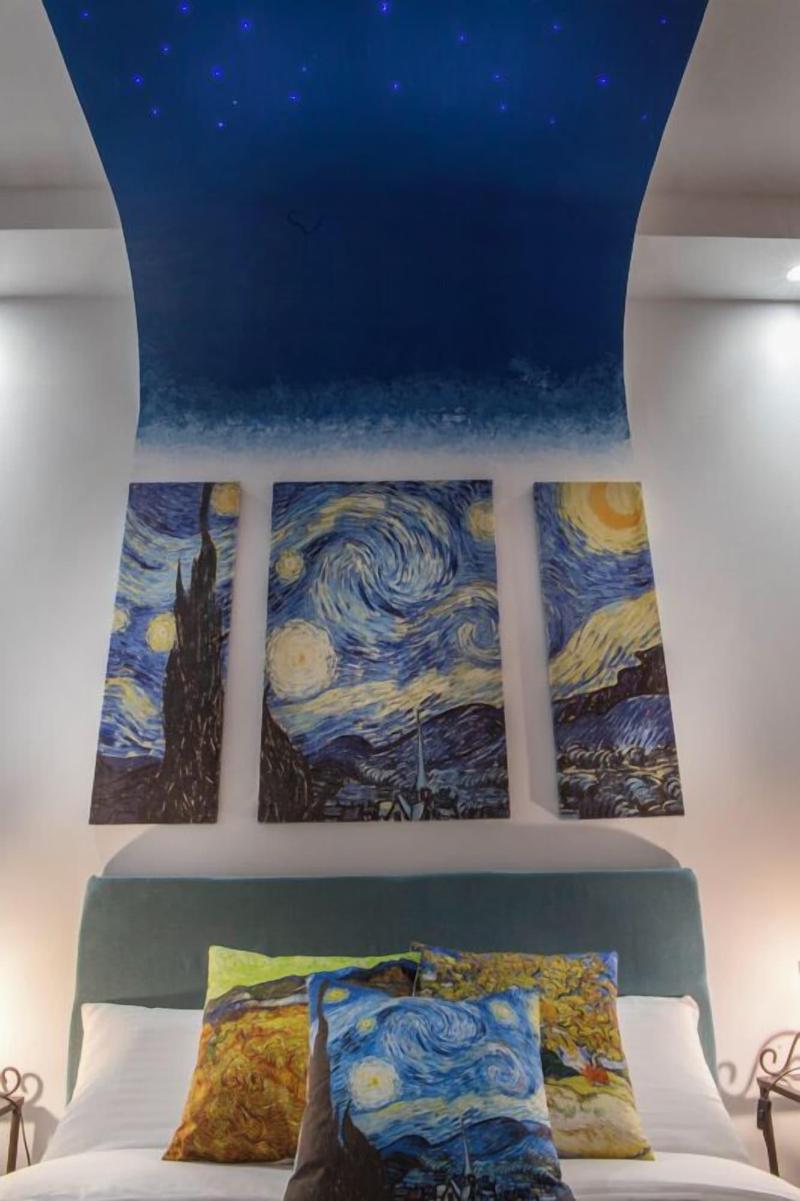 Molucano Themed Rooms image