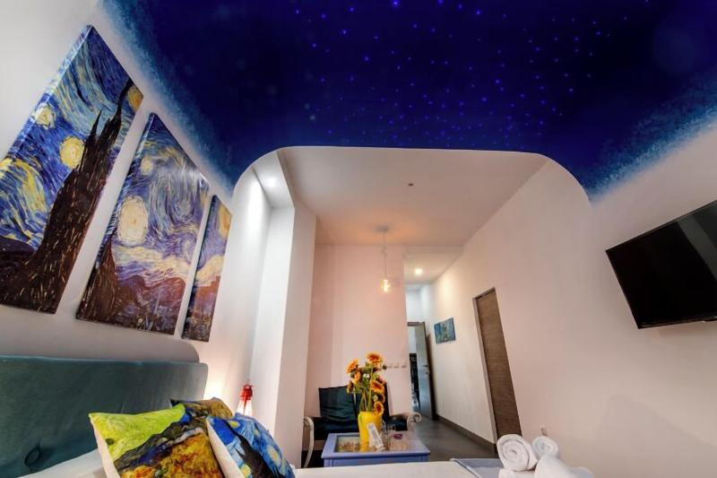 Molucano Themed Rooms image