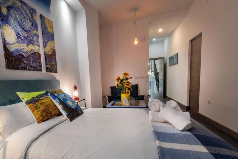 Molucano Themed Rooms image