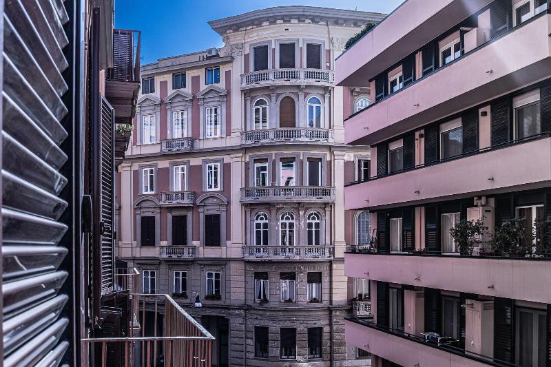 Rua De Mar Chiatamone image