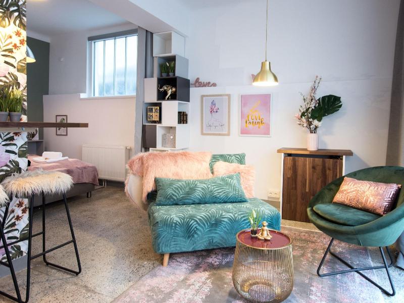 Nikolai Homes image