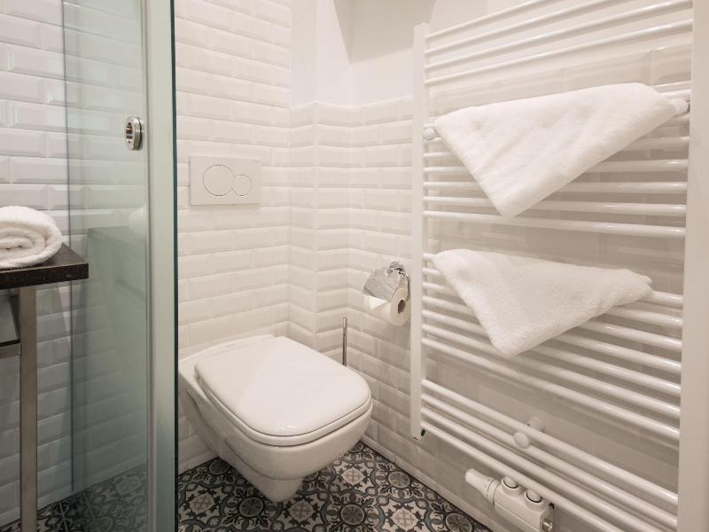 Nikolai Homes image