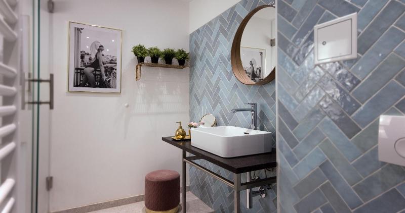 Nikolai Homes image