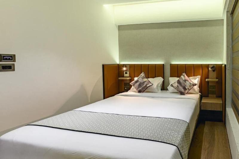 Hotel Eden Serenity Mumbai image