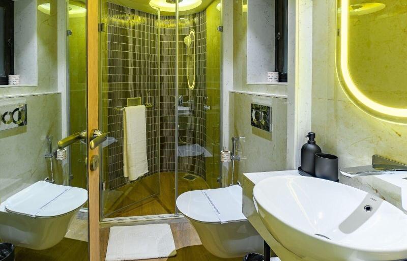 Hotel Eden Serenity Mumbai image