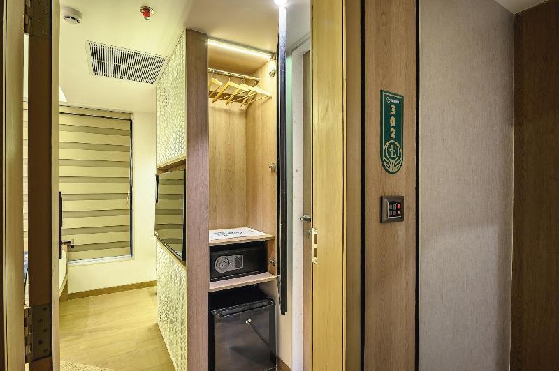 Hotel Eden Serenity Mumbai image