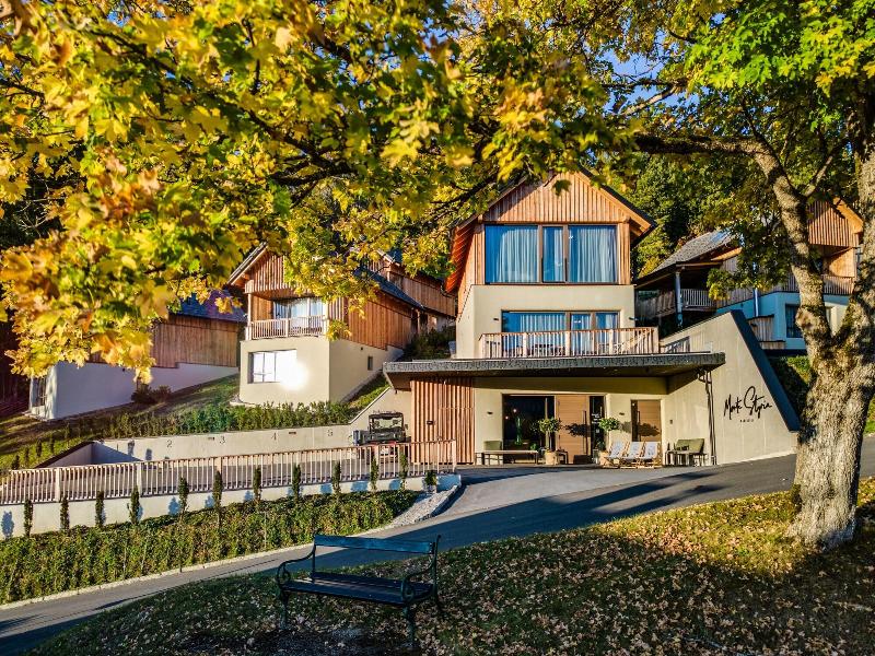 Hideaway Hotel Montestyria Chalets Suiten image
