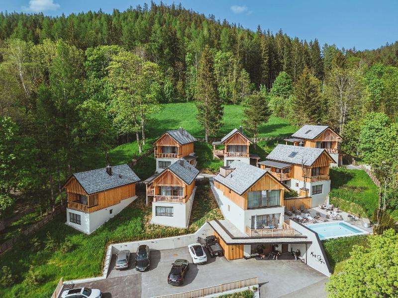 Hideaway Hotel Montestyria Chalets Suiten image