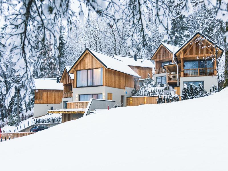 Hideaway Hotel Montestyria Chalets Suiten image