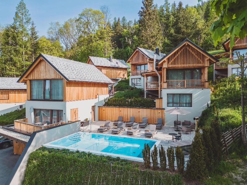 Hideaway Hotel Montestyria Chalets Suiten image