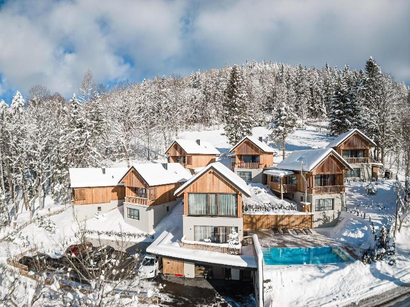 Hideaway Hotel Montestyria Chalets Suiten image