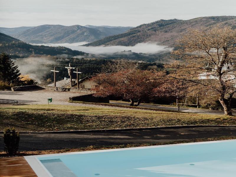 Hideaway Hotel Montestyria Chalets Suiten image