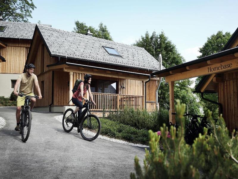 Hideaway Hotel Montestyria Chalets Suiten image