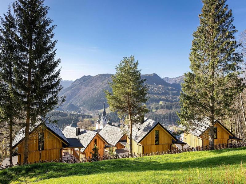 Hideaway Hotel Montestyria Chalets Suiten image