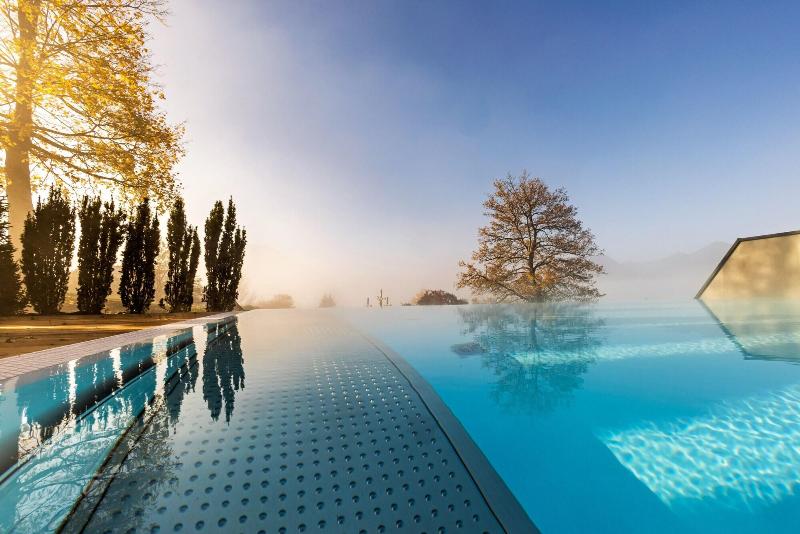 Hideaway Hotel Montestyria Chalets Suiten image