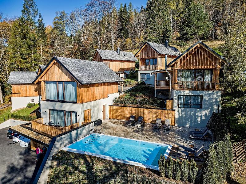 Hideaway Hotel Montestyria Chalets Suiten image