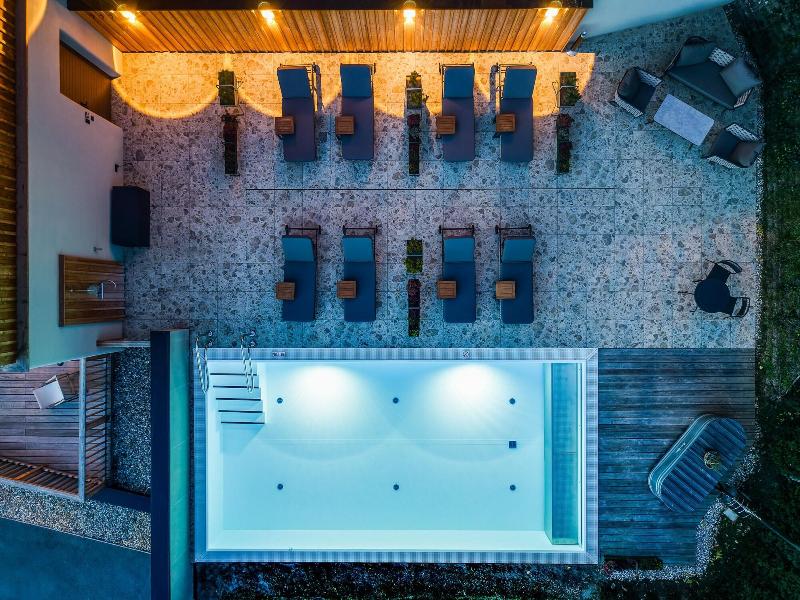 Hideaway Hotel Montestyria Chalets Suiten image