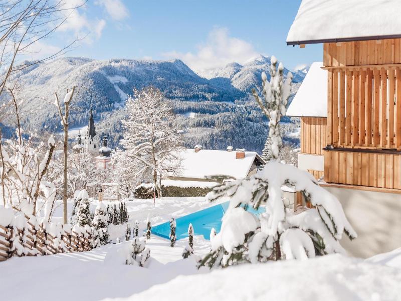 Hideaway Hotel Montestyria Chalets Suiten image