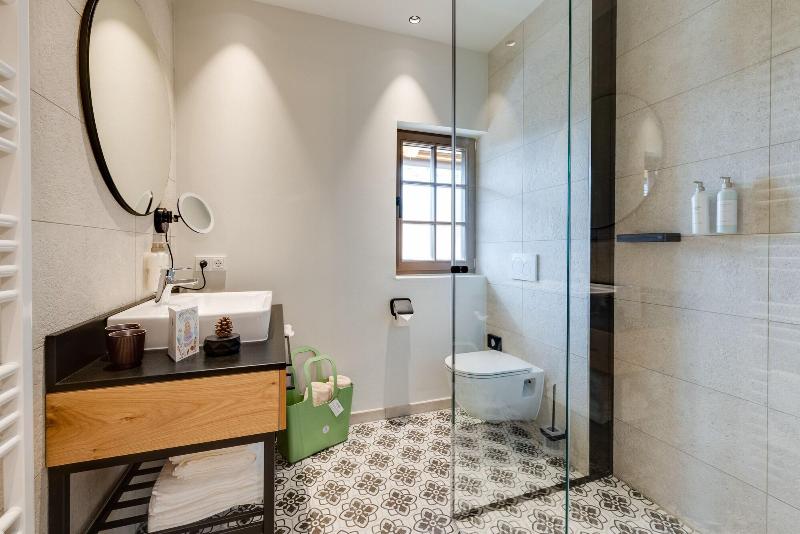 Hideaway Hotel Montestyria Chalets Suiten image