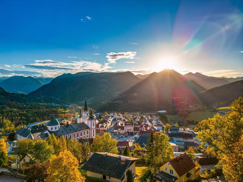 Hideaway Hotel Montestyria Chalets Suiten image