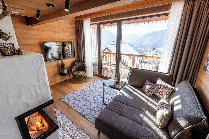 Hideaway Hotel Montestyria Chalets Suiten image