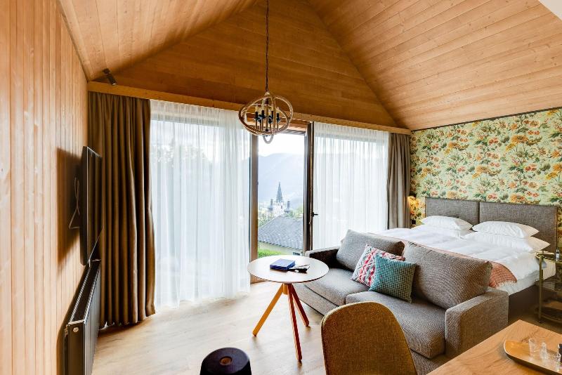 Hideaway Hotel Montestyria Chalets Suiten image
