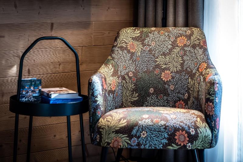 Hideaway Hotel Montestyria Chalets Suiten image