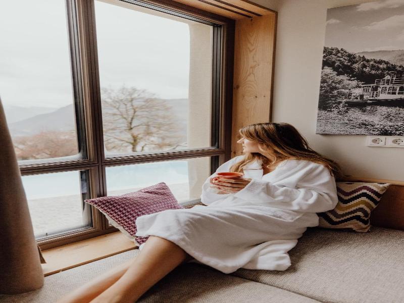 Hideaway Hotel Montestyria Chalets Suiten image