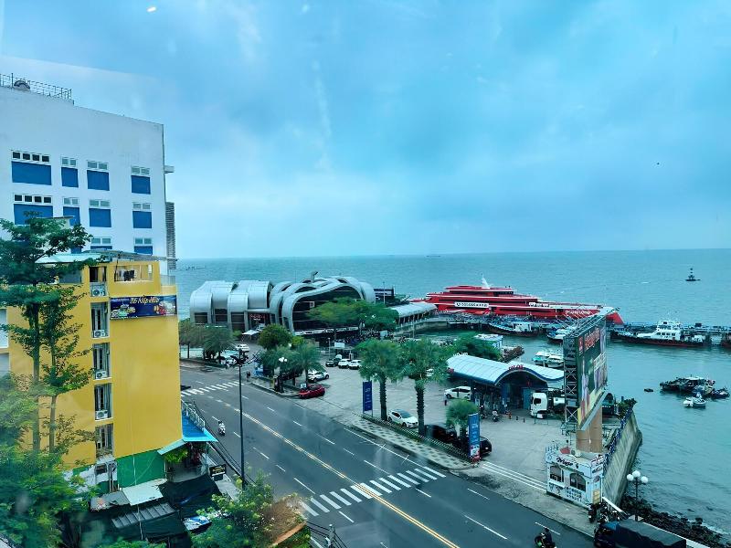Front Beach Hotel By Joi Hospitality image
