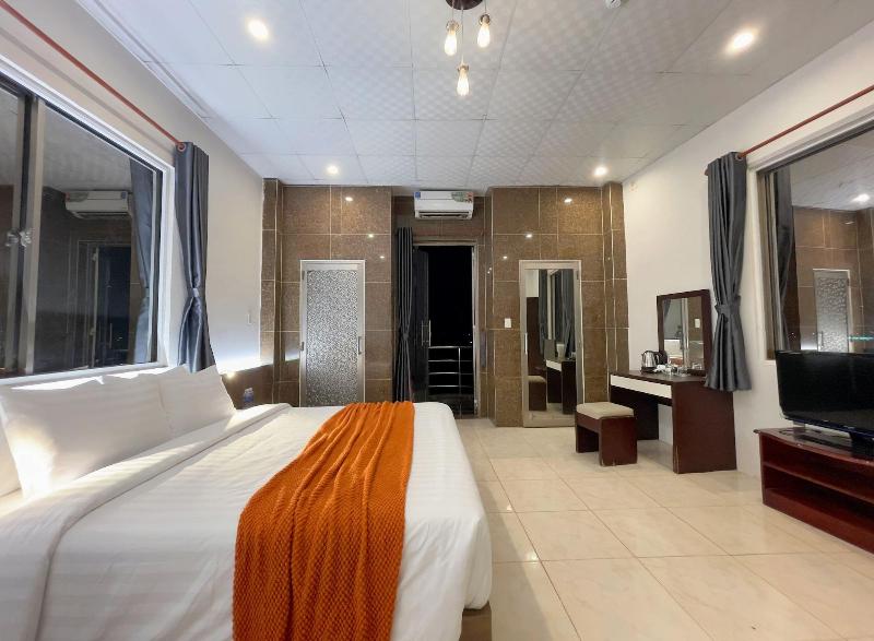 Front Beach Hotel By Joi Hospitality image