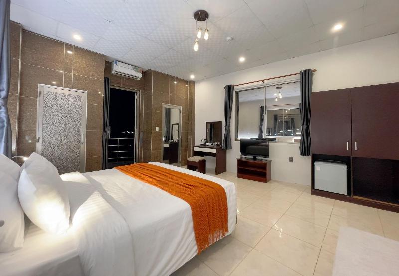 Front Beach Hotel By Joi Hospitality image
