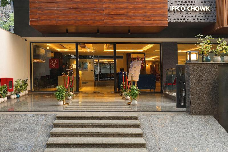Opo Hotel Iffco Chowk image