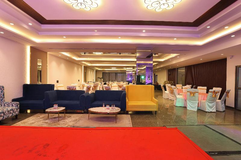 Opo Hotel Iffco Chowk image