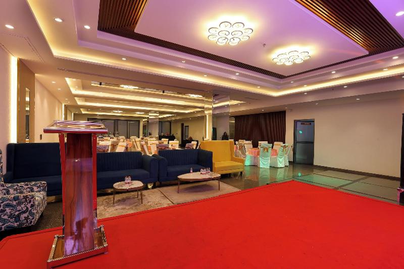 Opo Hotel Iffco Chowk image