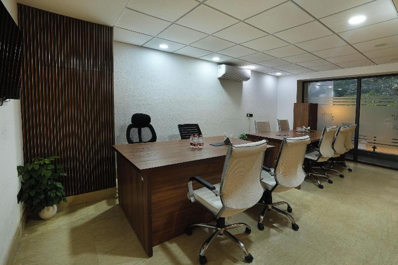 Opo Hotel Iffco Chowk image