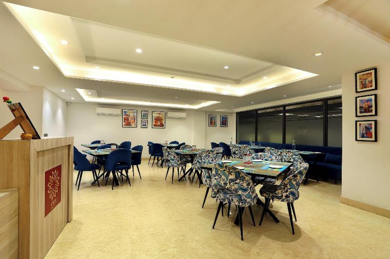 Opo Hotel Iffco Chowk image