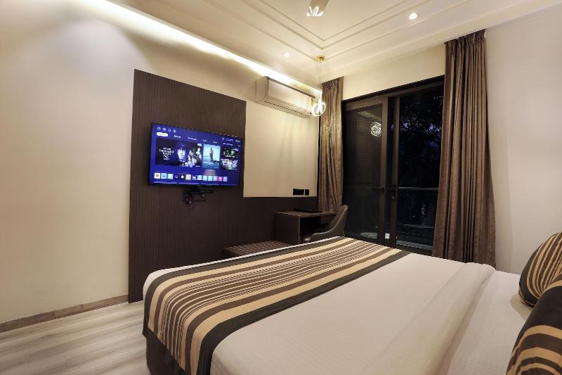 Opo Hotel Iffco Chowk image