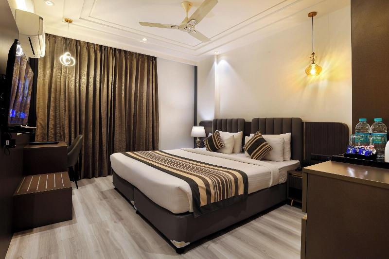 Opo Hotel Iffco Chowk image
