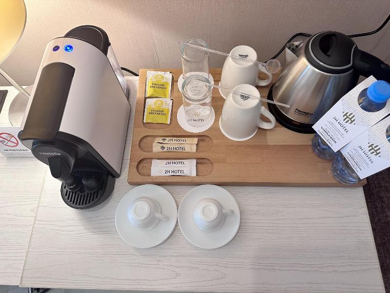 2h Hotel image