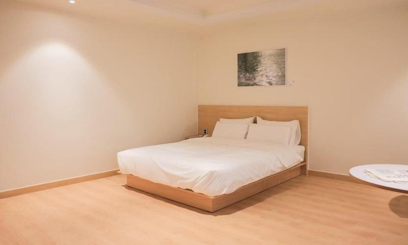 Ace Hotel By Cozy Daejeon Yuseong Branch image