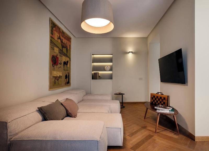 Domya Manzoni 25 image