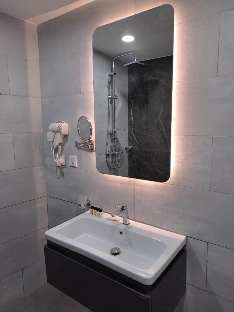 Shitaye Suite Hotel image