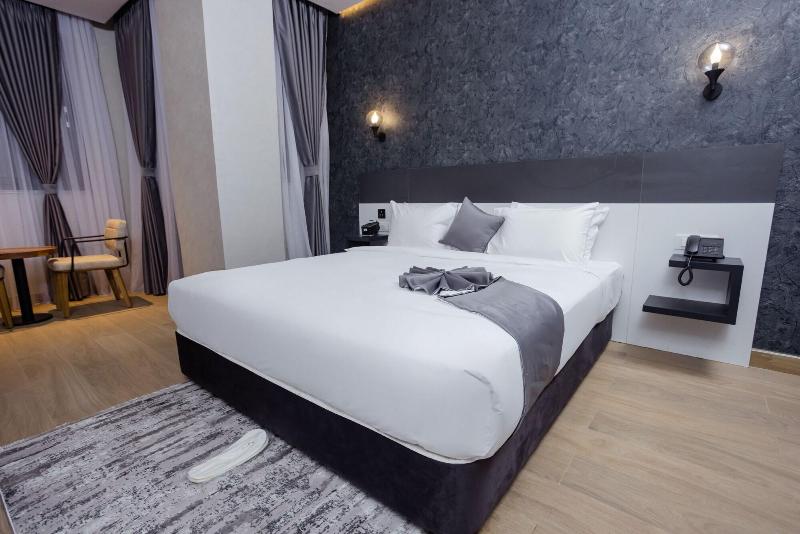 Shitaye Suite Hotel image