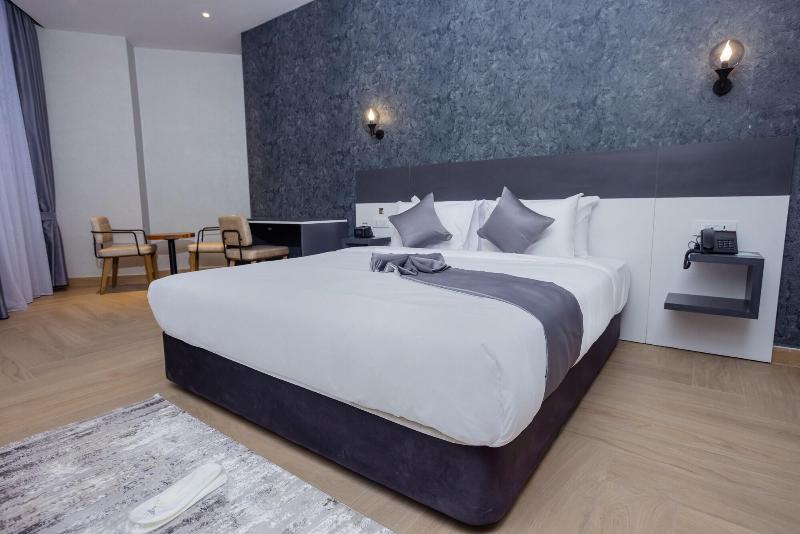Shitaye Suite Hotel image