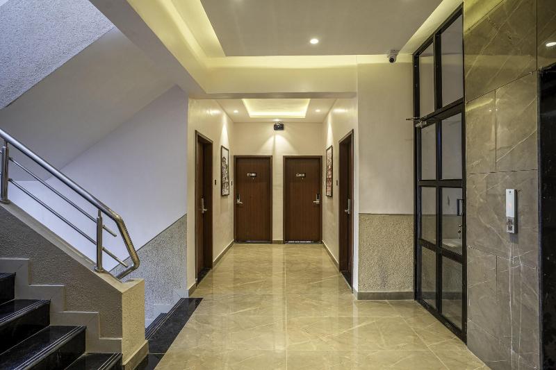 Staybird Divine Suites Business Hotel image